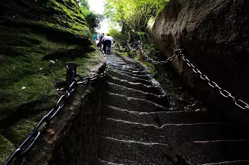 登华山一日省钱攻略,五一适合爬华山人多吗