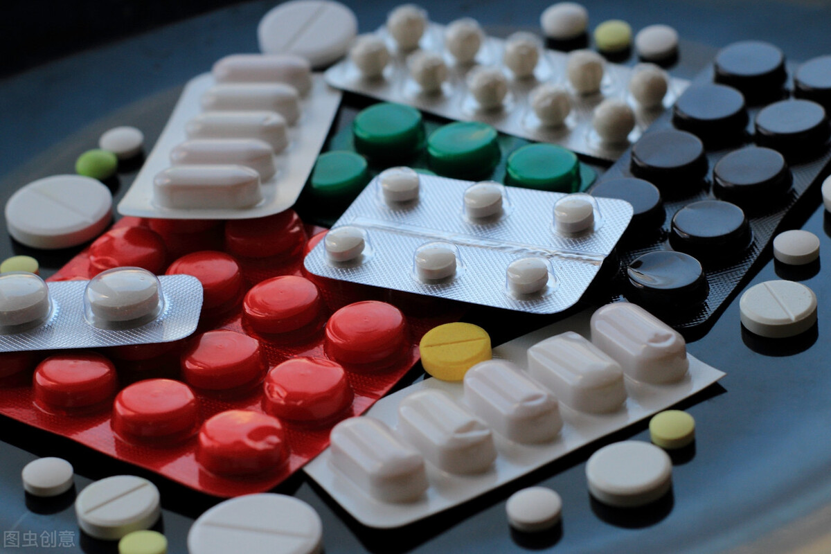 养狗须知狗狗寄生虫症状介绍,养狗注意事项狗狗呕吐是怎么回事