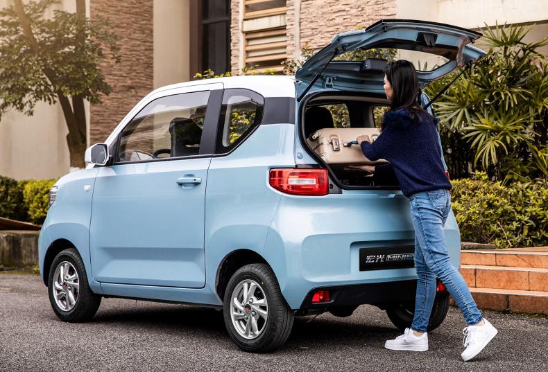 奥迪a3和坦克300怎么选,奥迪a3女神款