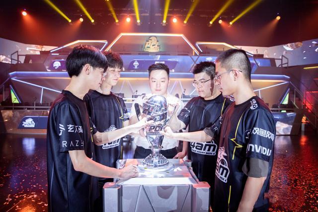 4am新阵容成功吃鸡,4am即将退出吃鸡