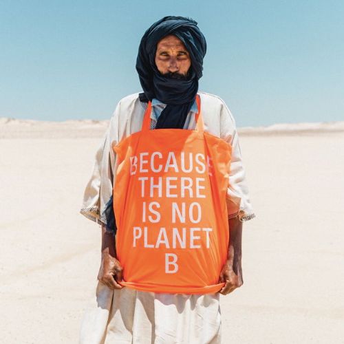 新冠疫情下，时尚业HM PradaCONVERSE在可持续发展中努力了没