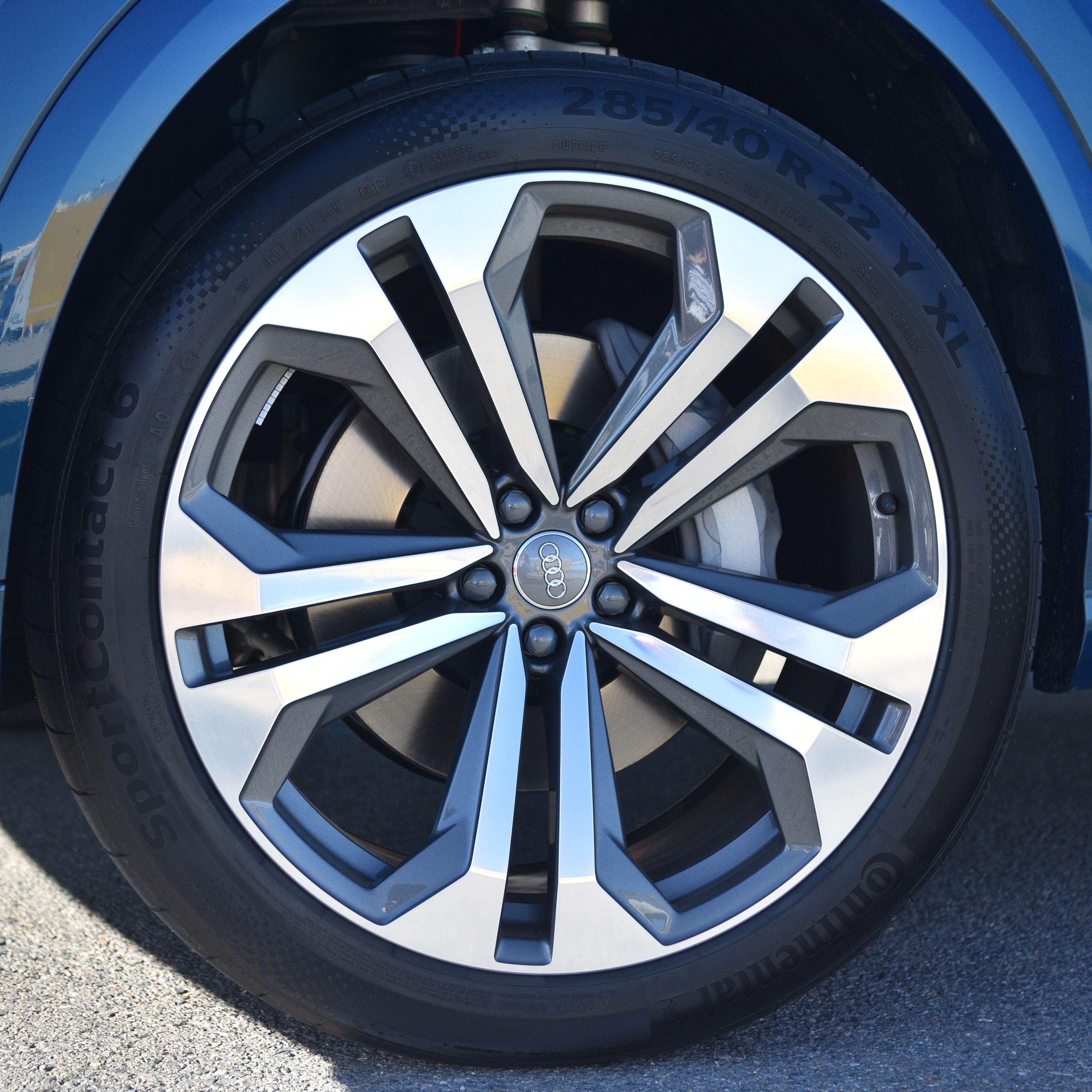 奥迪q8名场面,奥迪q855tfsi价格多少钱