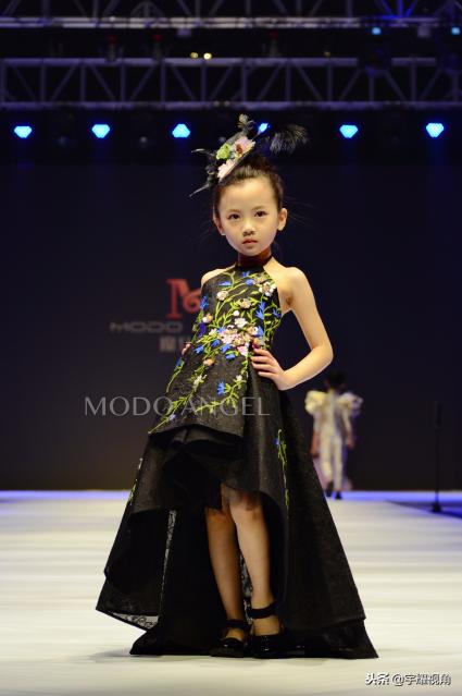 童心筑梦秀彩华服——MODOANGEL魔豆天使高端儿童礼服璀璨绽放