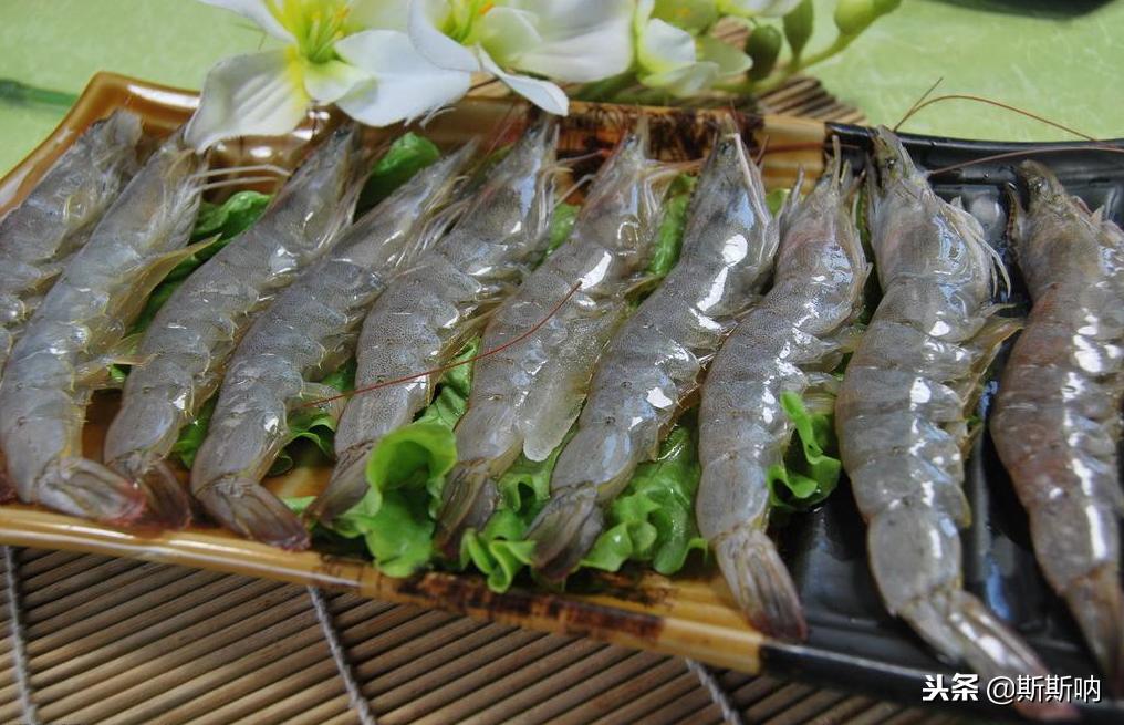 吃大量虾和大量vc会有毒吗,虾和vc多大剂量产生反应