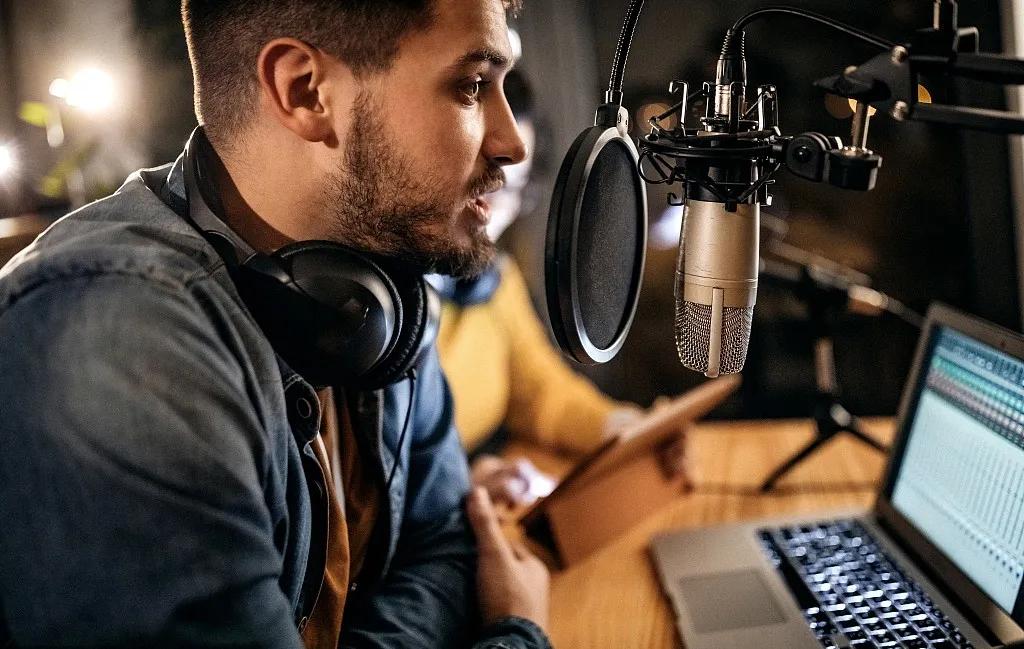 森然dj声卡配48v大震膜麦克风效果,森然声卡主播