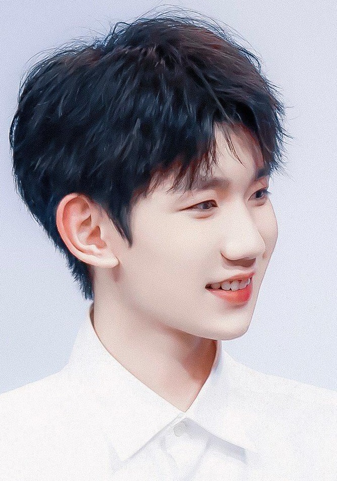 肖战成毅罗云熙龚俊,龚俊和肖战朱一龙罗云熙