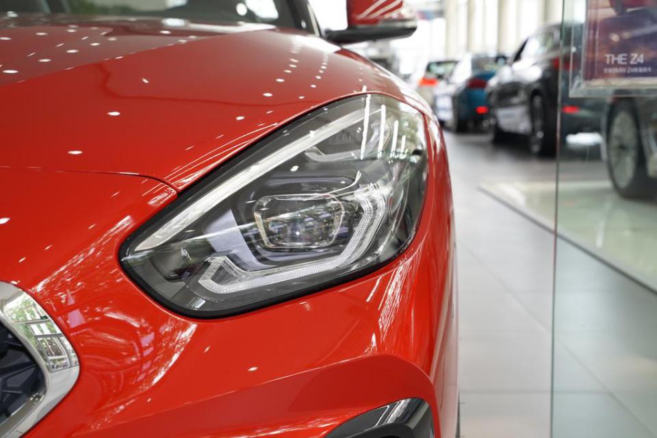 实拍展示新款宝马z4,2015款宝马z4硬顶敞篷街拍