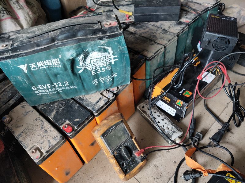 电动车电池什么情况才会爆炸,电动车爆燃的都是什么电池