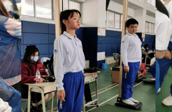 女孩身高猛涨期一般在什么时候,女生身高什么时候停止长高