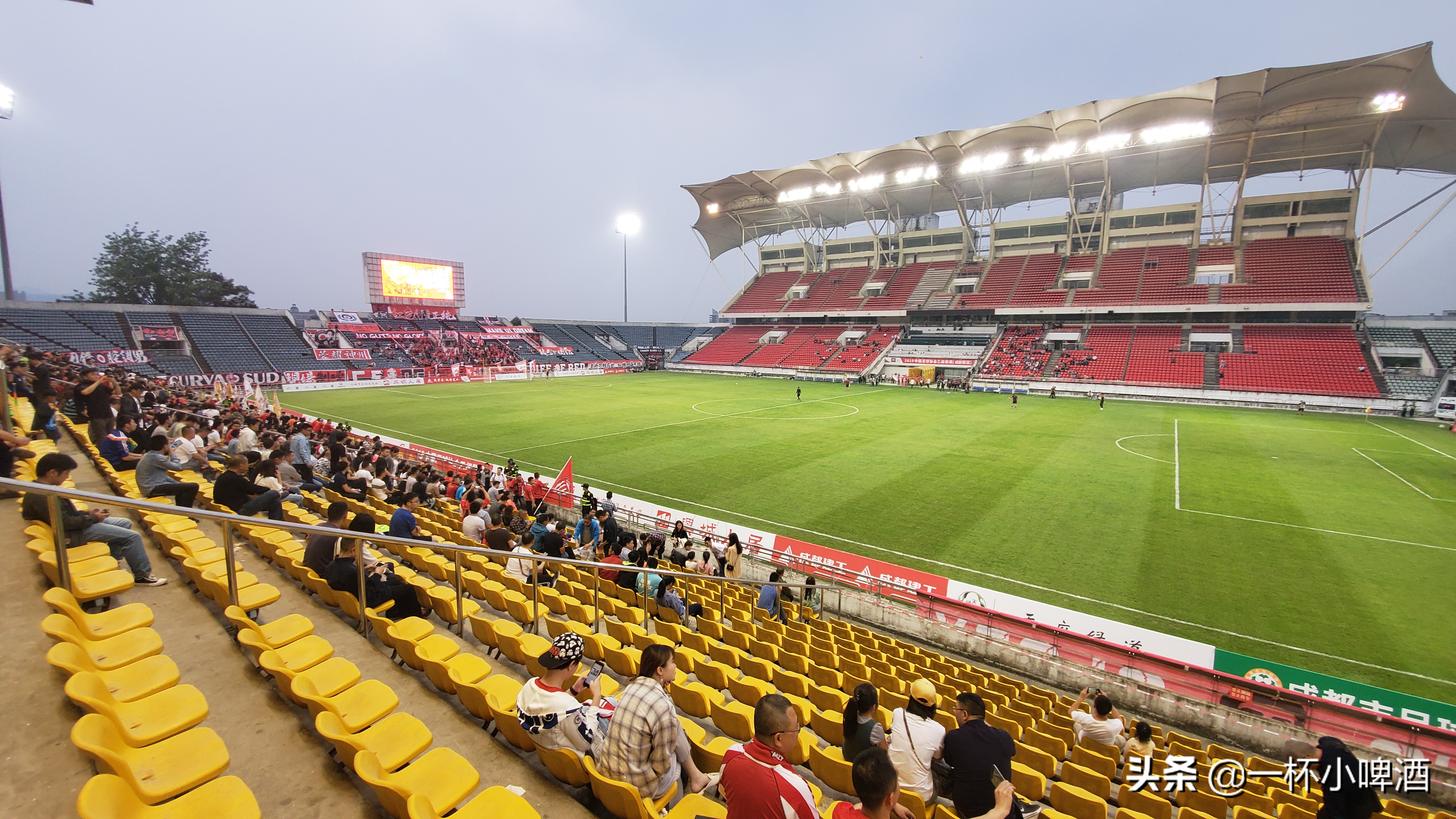 专业足球场转播效果,专业足球场观赛