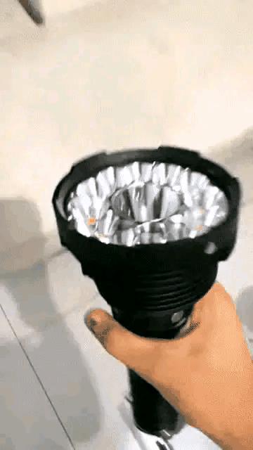 路边的现金及东西不要乱捡,在路边捡到钱但村里老人说不能捡