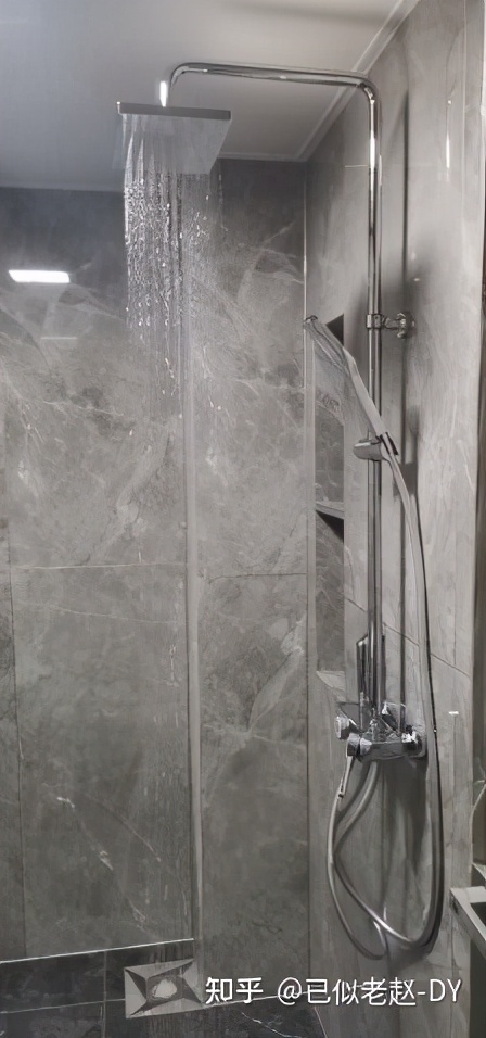 燃气热水器忽冷忽热用恒温花洒,要想洗澡不受冷还得是恒温花洒