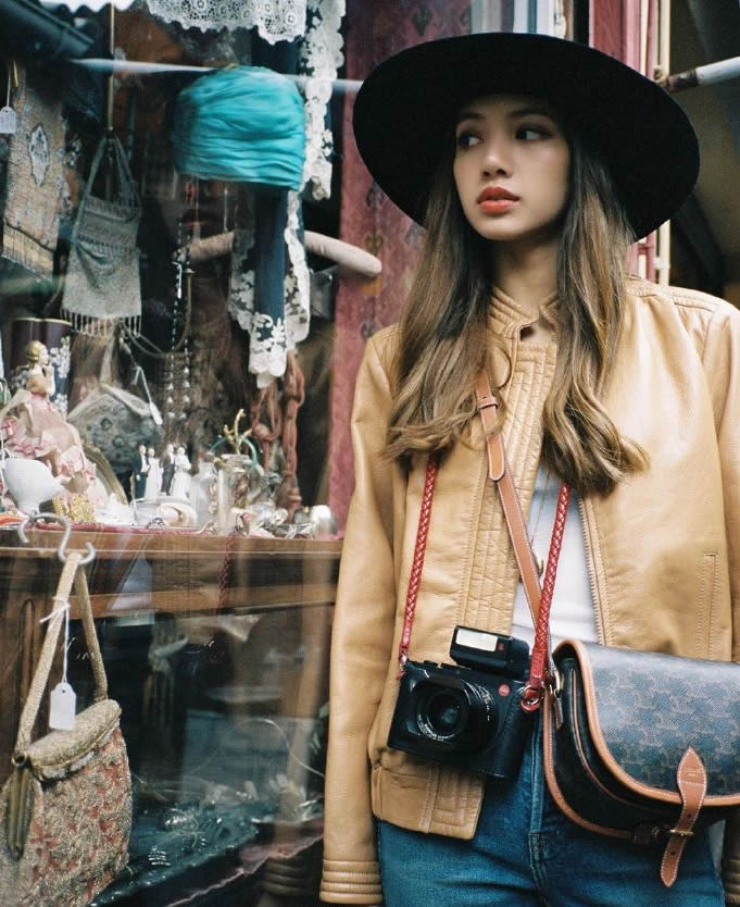 lisa穿牛仔裤泰国,lisa泰国牛仔套装造型图片