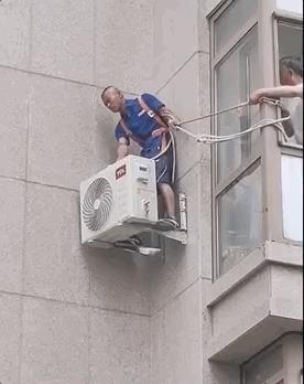 搞笑gif这才是真正的口若悬河,搞笑gif趣图这大概就是爱情吧