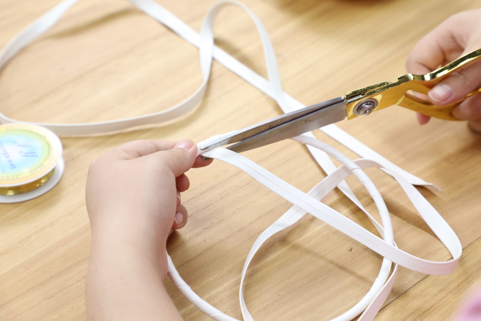 冬季也一样能赏樱花，原来竟是姑娘这样串出来的，真是别样风采