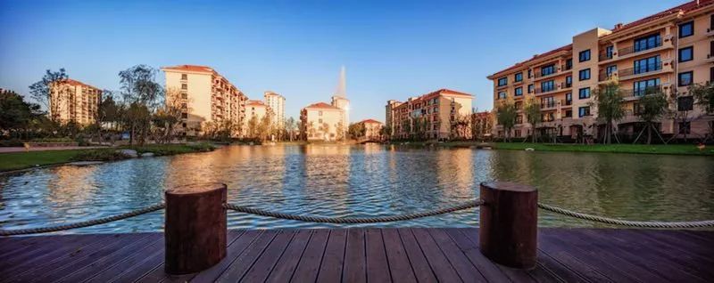 欧洲造园技艺恒华湖公馆一弯湖水，一生所向，湖居美宅！