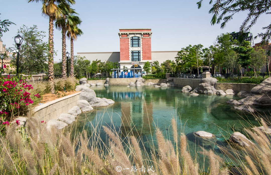 迪拜一望无际大沙漠,中东沙漠明珠迪拜