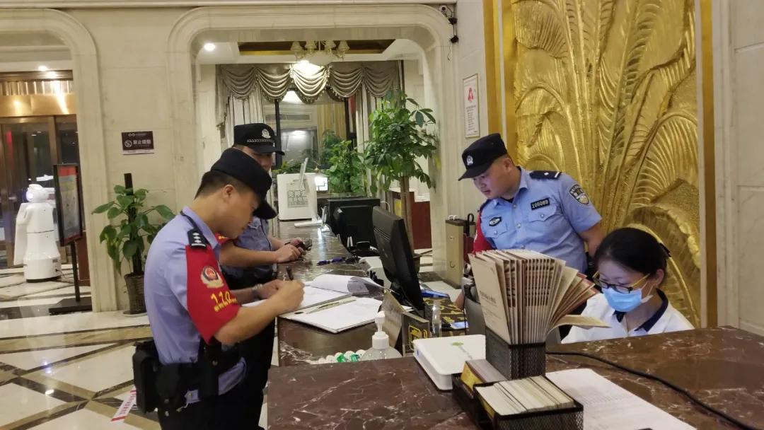护航高考我们都是答卷人,护航高考第一天在追梦的路上