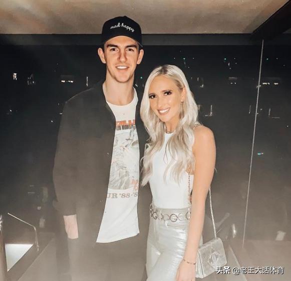 卡鲁索为什么头发那么少,卡鲁索为湖人做了什么