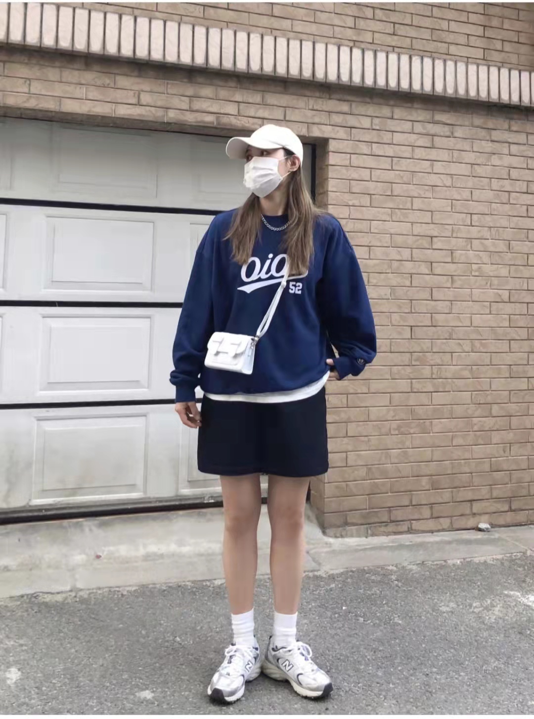 男士藏蓝色休闲西裤子配什么上衣,藏蓝色西装裤子配什么颜色上衣