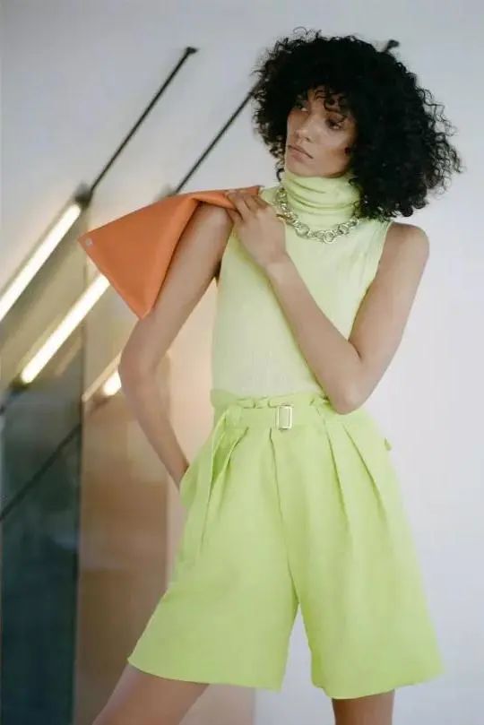 百慕大短裤搭配的两个新趋势,百慕大短裤搭配小个子