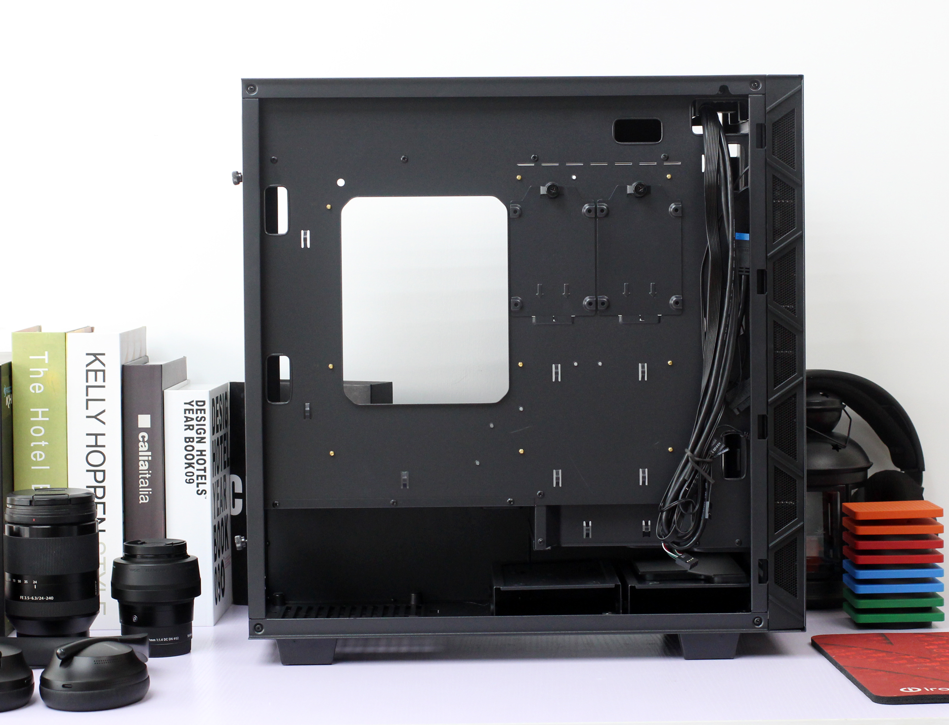 显卡竖装散热最好的机箱,主板和显卡竖装的机箱