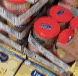 你给宝宝代购的奶粉可能是假的！国外沃尔玛奶粉桶下出现中文签名