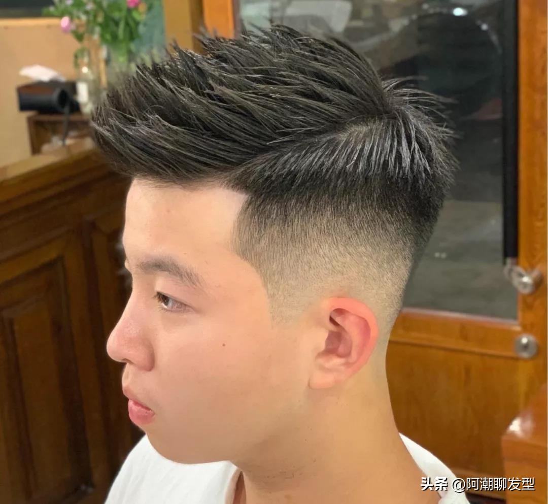 夏天适合胖胖的男生短发型免打理,3款清爽显帅气的男士短发造型