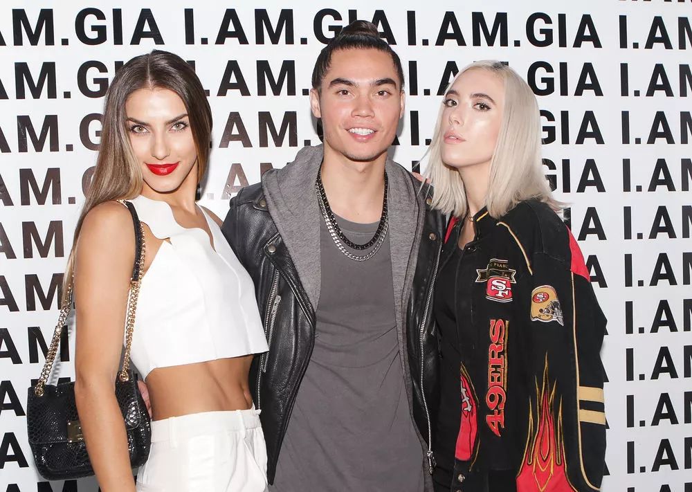 杨幂同款绿色棒球服是什么牌子的,扒一扒翻译官杨幂服装