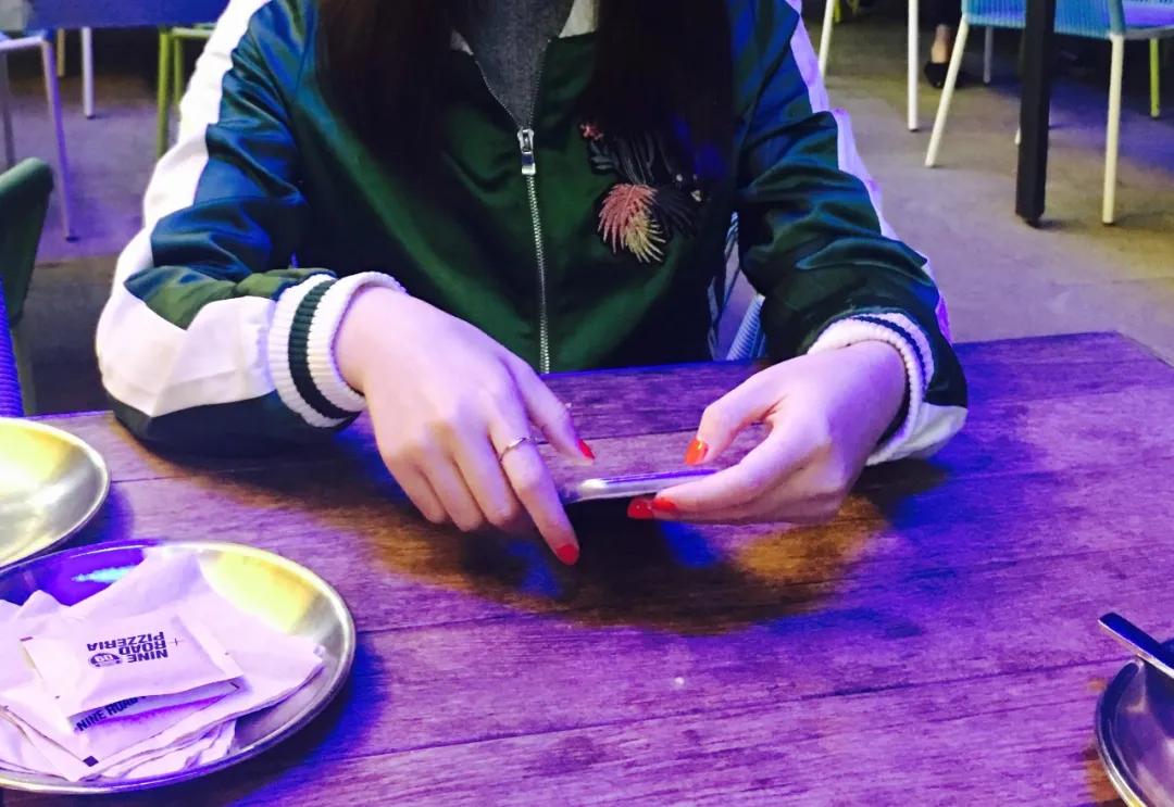 月薪8k想通过你副业赚到一百万,深圳副业税后收入多少