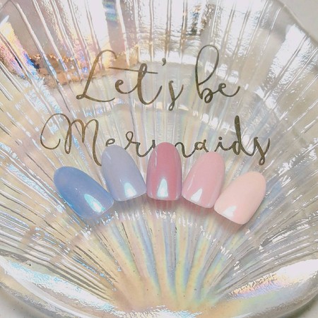 夏天显白法式指甲油款式,适合冬季的撞色指甲油