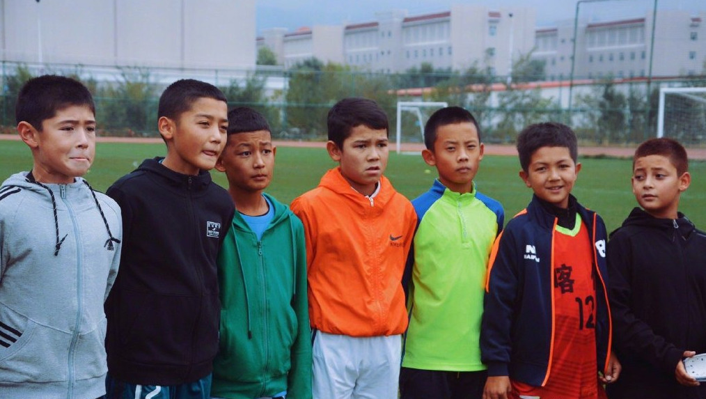 新疆足球天才,新疆天才足球少年