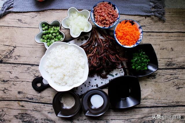 香椿炒鸡蛋正确做法先别焦急下锅,香椿炒鸡蛋简单易学你会了吗