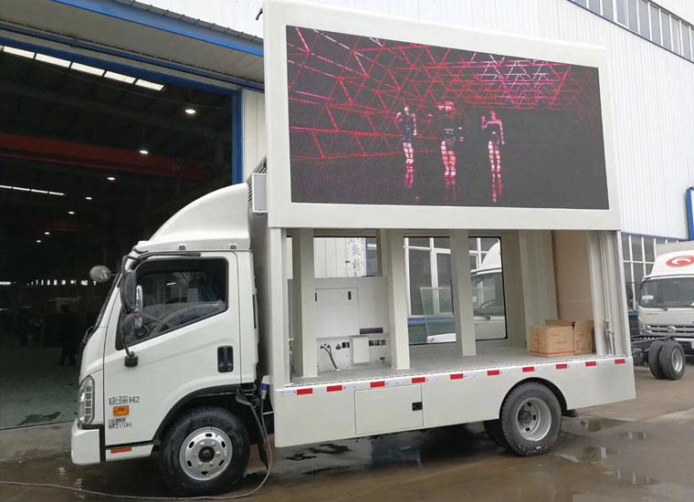 led宣传车一天收入多少钱,想购买led移动宣传车多少钱