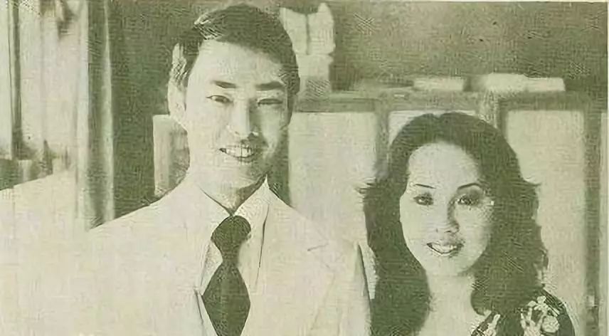 64岁费玉清告别歌坛，现场泪奔，万望珍重