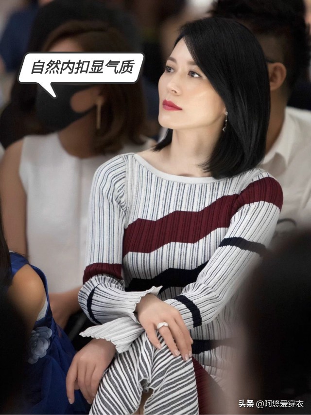 锡纸烫40岁至50岁的减龄短发发型,中年短发50至60岁女人洋气发型