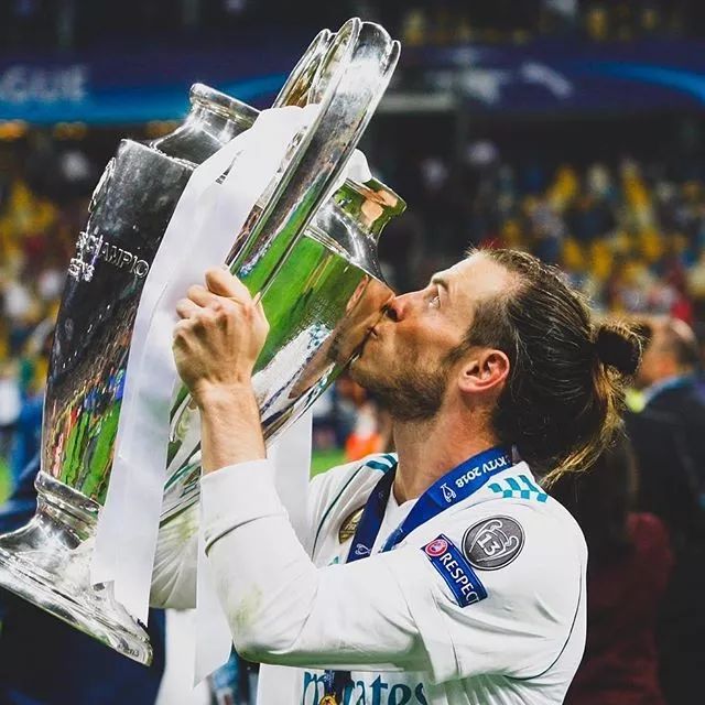 加雷斯贝尔背影,加雷斯贝尔特写