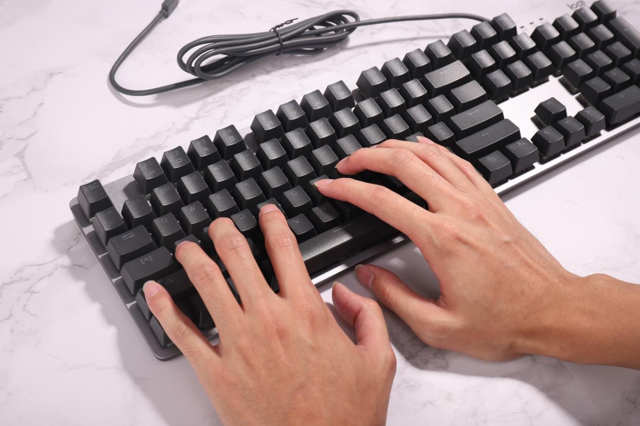 罗技机械键盘k845红轴断裂,罗技k845键盘青红茶轴cherry