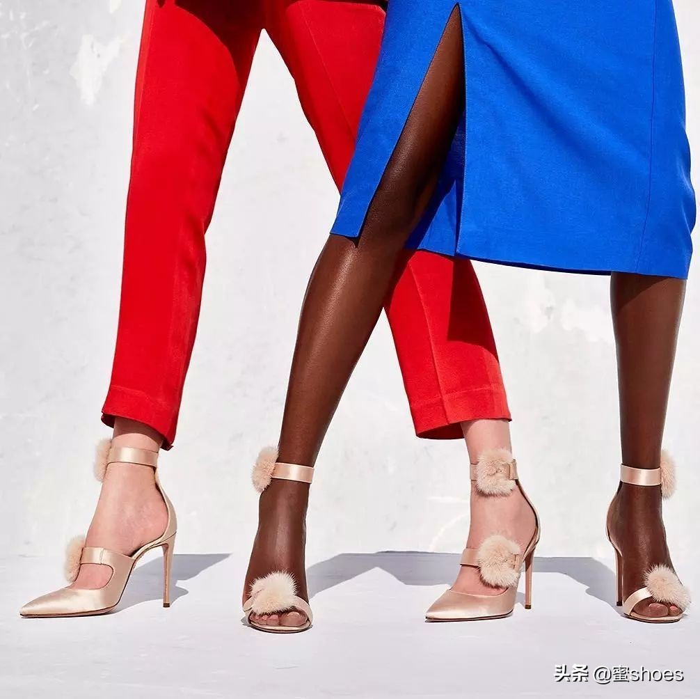 高跟鞋磨脚的诀窍,高跟鞋磨脚怎么打理