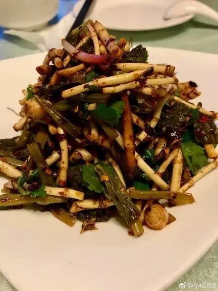 贵阳不光是辣味的，还有一种味道叫折耳根！