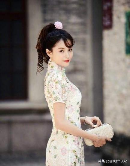 旗袍的发型搭配鱼骨辫,搭配儿童旗袍的发型