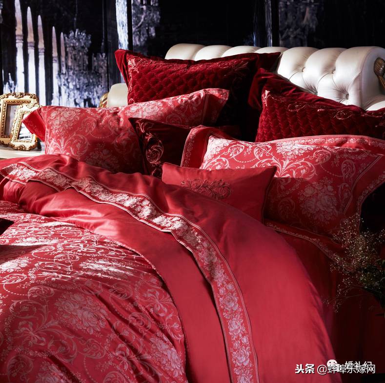 结婚时准备四件套还是八件套？中国红到洋气红只有一步之遥