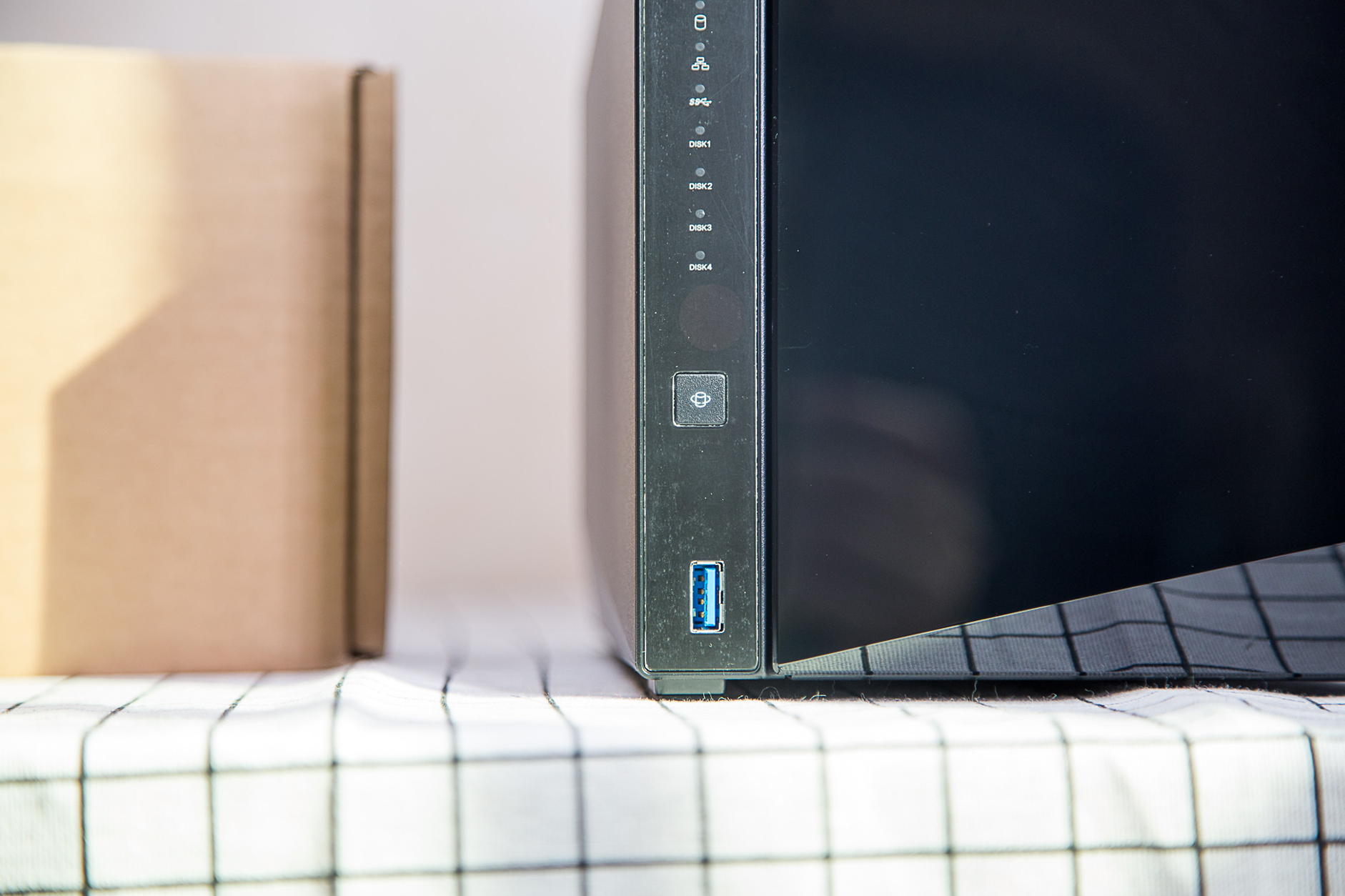 给硬盘插上翅膀-华芸AS4004T万兆NAS搭建测试