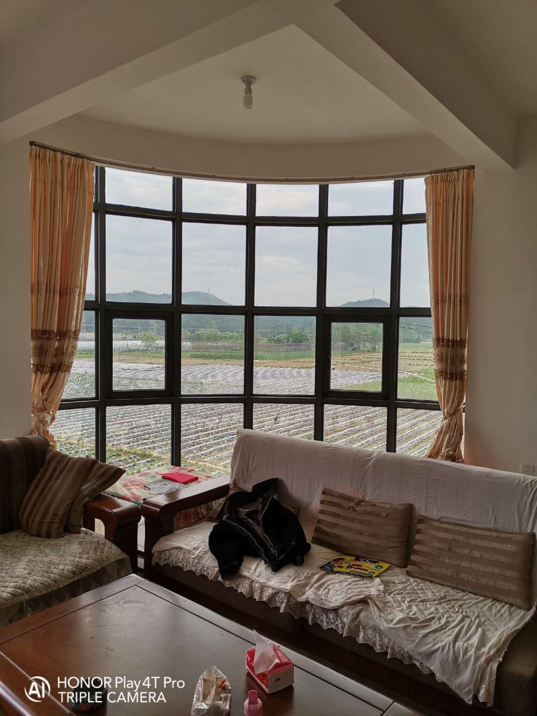 农村自建3000万豪华别墅,农村堂兄弟别墅