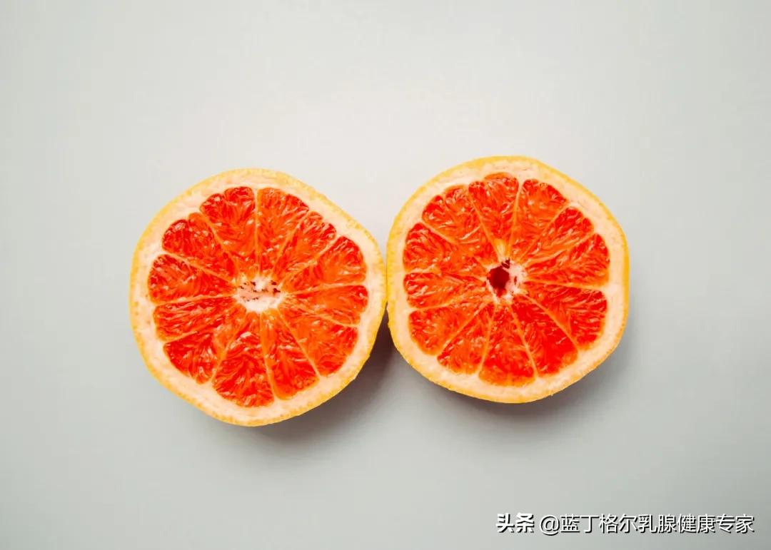 胸部有颜色有暗点,胸部边缘色素沉着