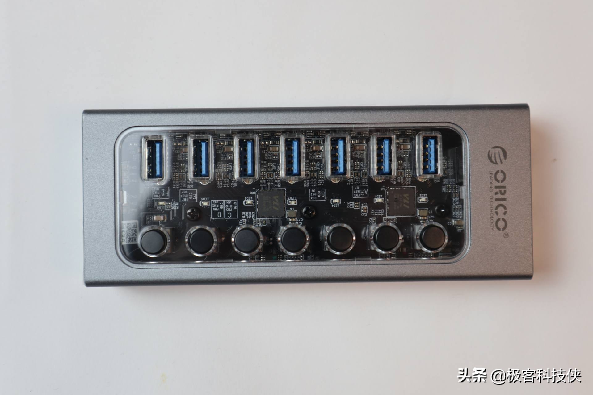 奥瑞科USB3.0扩展器，释放你的电脑接口