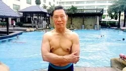 钟南山83岁健身教授,钟南山69岁打篮球