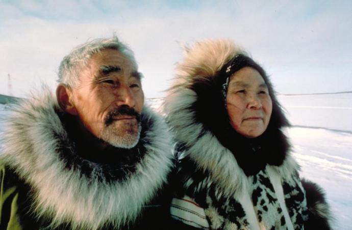 爱斯基摩人是白种人还是黄种人,爱斯基摩人和因纽特人黄种人