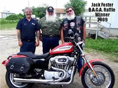 这群花臂壮汉骑哈雷，不收保护费，25年来甘当受欺凌孩子的守护神