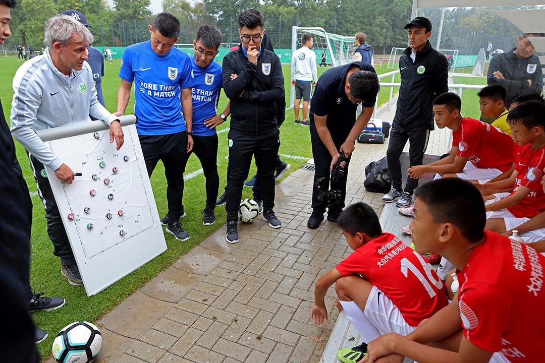 少年强则中国强牢记历史勇往直前,少年强则中国强足球联赛
